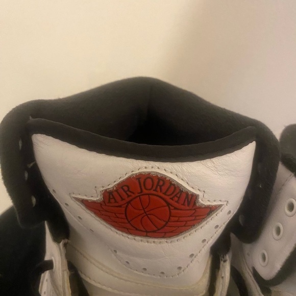 Air Jordan 2 Retro Chicago fits ladies size 9.5 - Picture 5 of 8